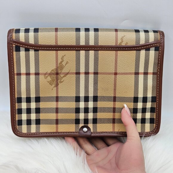 Burberry Brown Leather clutch - Picture 4 of 17